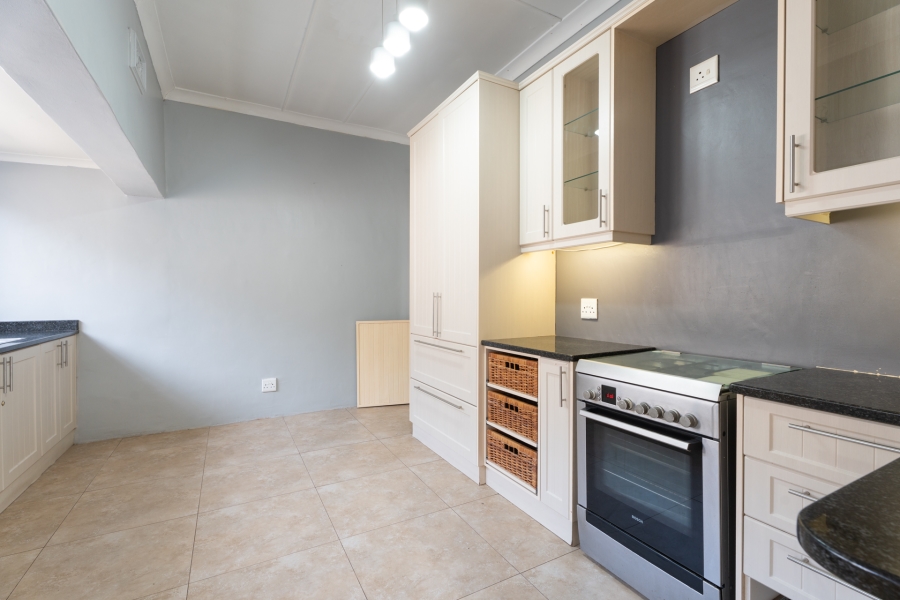 To Let 2 Bedroom Property for Rent in Lochnerhof Western Cape